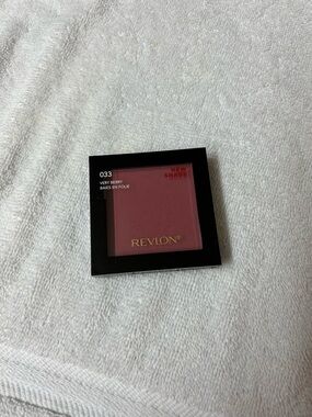 5/$25 NWOT Revlon Powder Blush - Very Berry